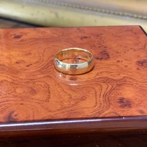 SOLID 14K YELLOW GOLD RING
